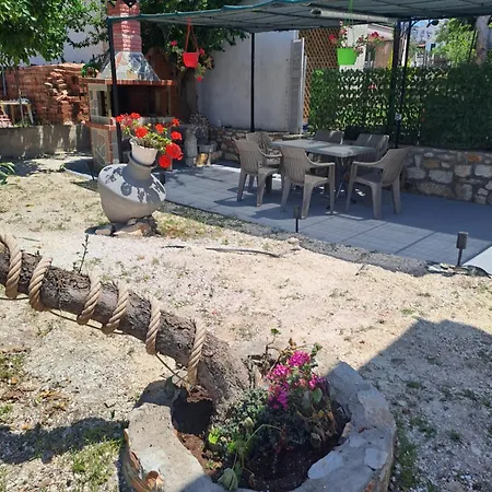 La Maison * Λιμενάρια
