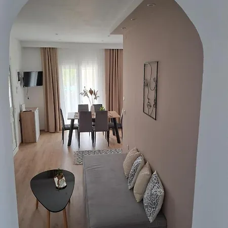 La Maison アパート リメナリア