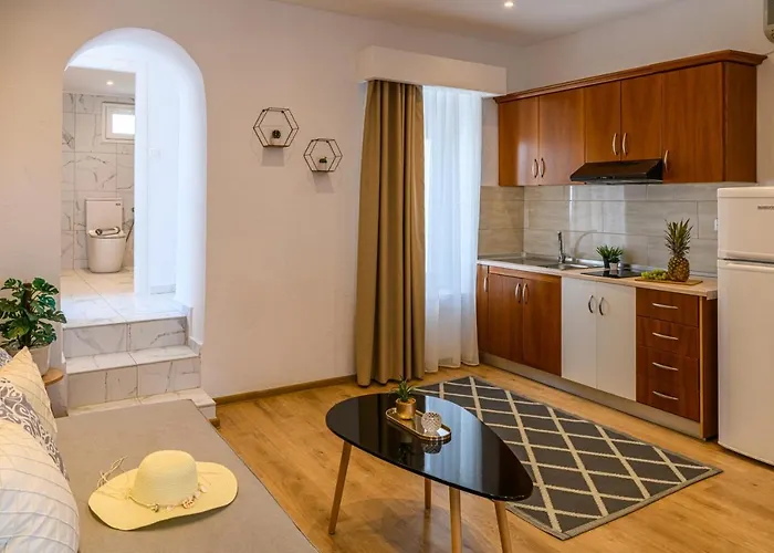 La Maison يميناريا